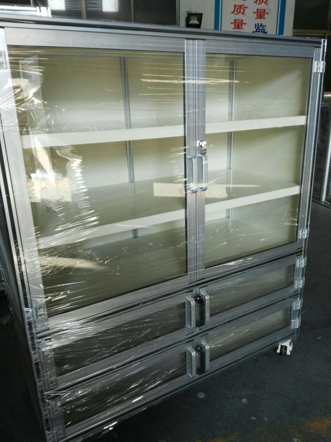 为客户定制的工业铝型材文件柜发货